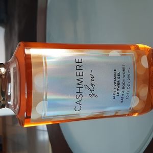 Cashmere glow shower gel